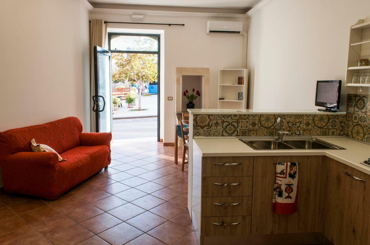 Ninetta Bed & Breakfast Solarino Exterior photo